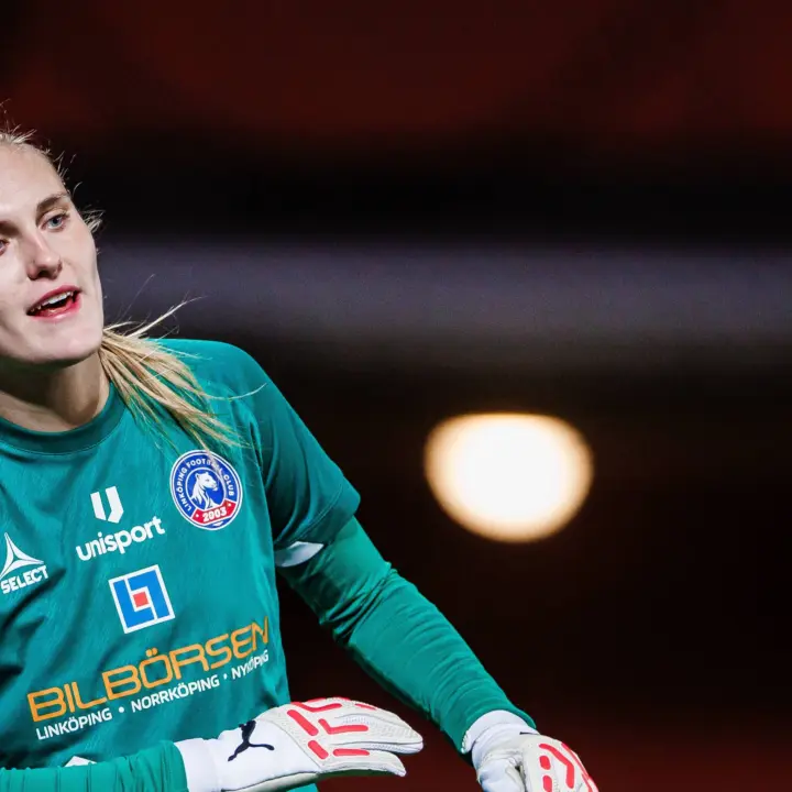 Julia Cavander