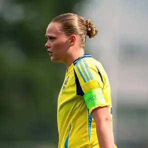 Ellie Junetoft