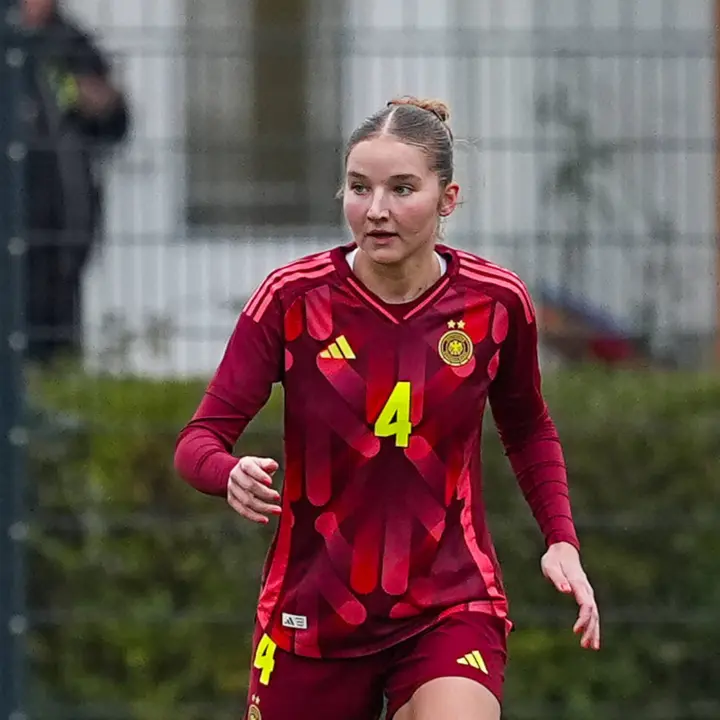 Lina Szaraz