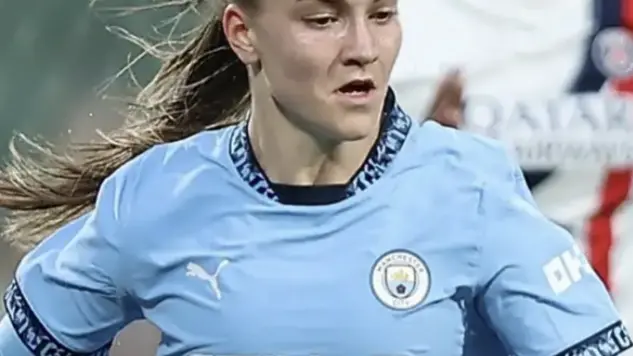 Vivianne Miedema is a superstar, but England star Jess Park surely has to start for Man City: Winners and losers as Lionesses midfielder makes a statement despite Cityzens' pre-season defeat to Paris Saint-Germain Winners & Losers Manchester City Women V.