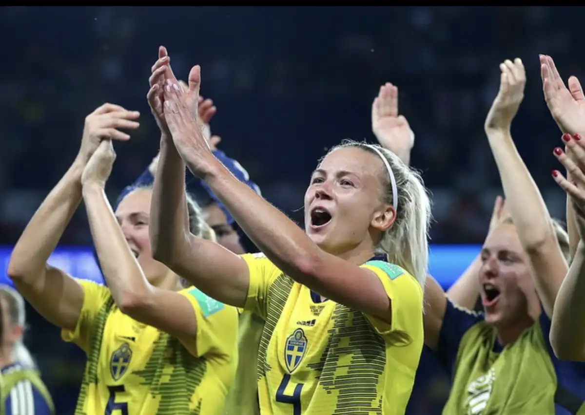 Hanna Glas retires from football