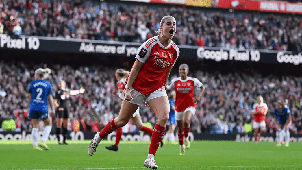 London is neither blue nor red. The London derby ended in a draw.