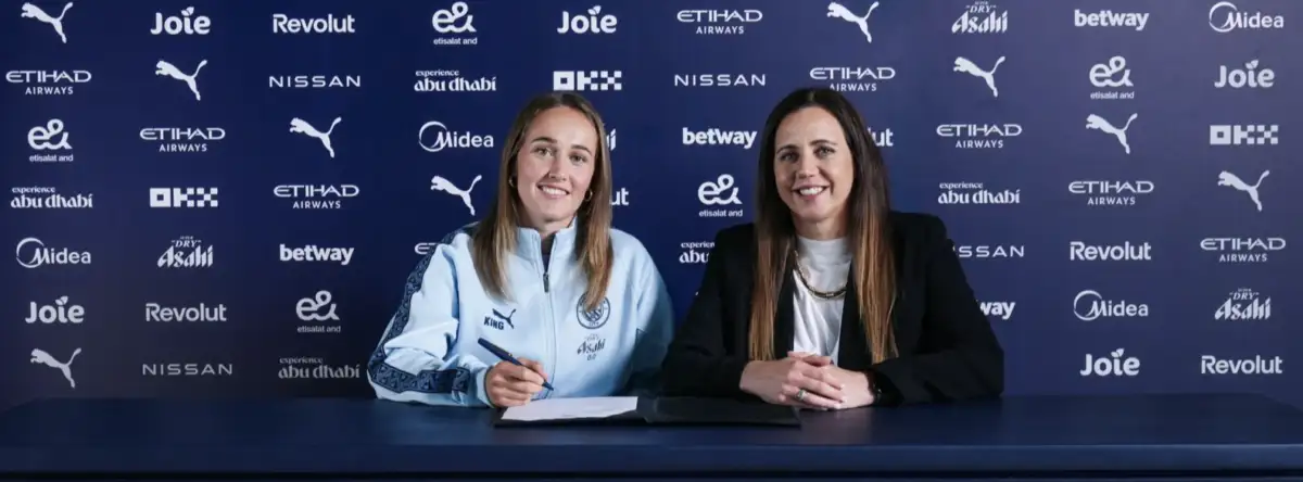 Sydney Lohmann signs for Manchester City
