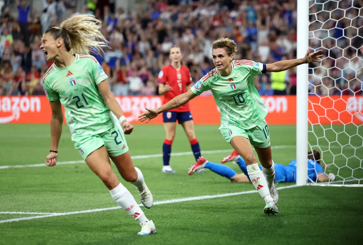 Ciao semifinale! Italy is the first semifinalist after beating Norway