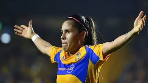 Another record fee this year is here! Orlando Pride signed Lizbeth Ovalle