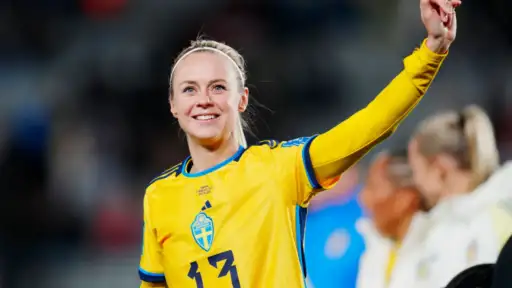 Amanda Ilestedt makes national team debut for the first time after maternity break