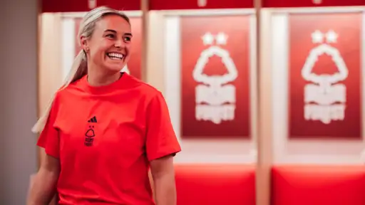 Kirsty Smith signs for Nottingham Forest