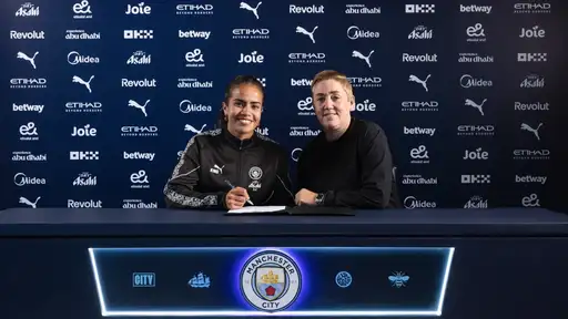 Mary Fowler's future is blue