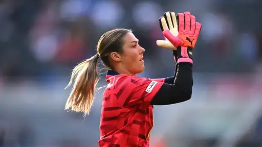 ‘IT’S HARD TO LEAVE YOUR HOME COUNTRY’ – MARY EARPS ON LEAVING MANCHESTER UNITED TO JOIN PSG