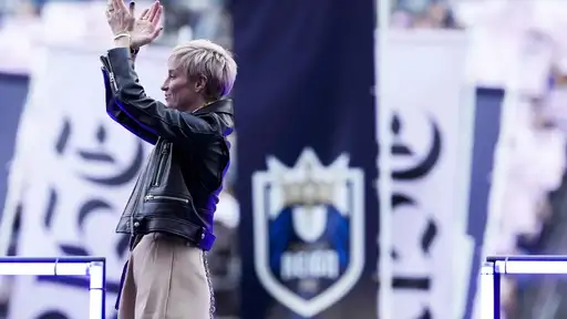 Seattle Reign retire Megan Rapinoe’s jersey, beat North Carolina Courage 1-0 in stoppage time