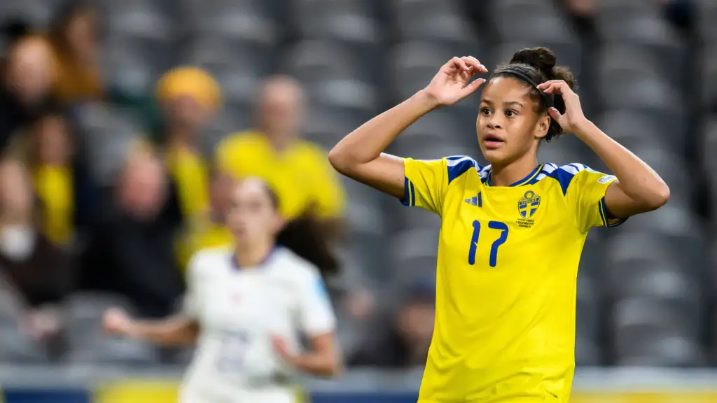 Is England the next destination for Felicia Schröder?