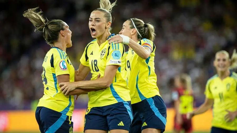 Five goals and a red card. Sweden remains undefeated and goes into the quarterfinals from the top spot