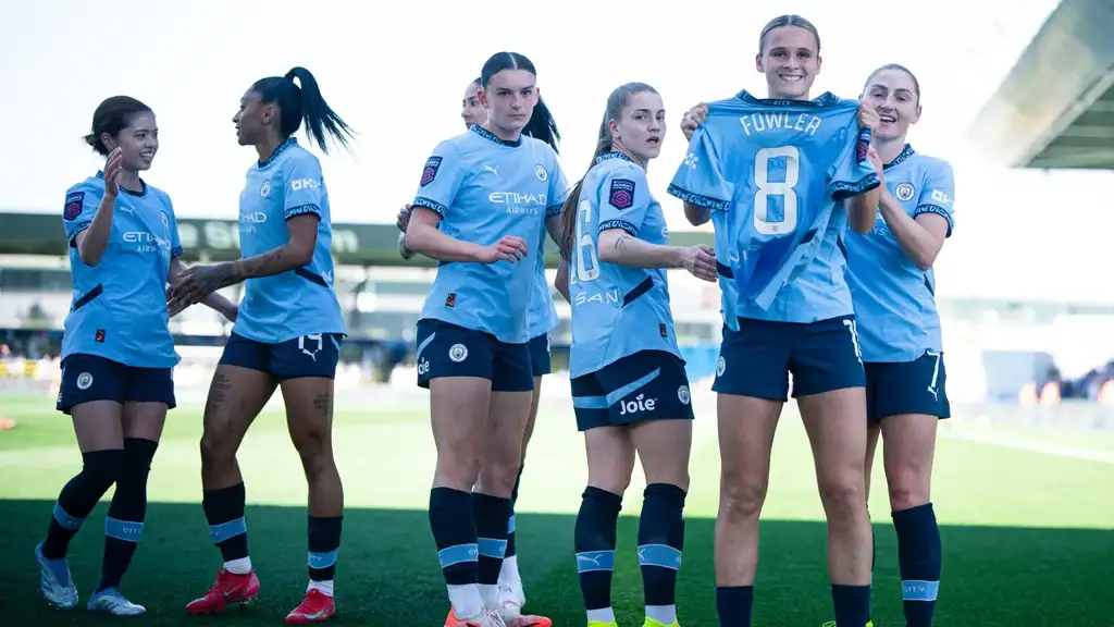 Casparij payed tribute to her injured teammate Mary Fowler after she scored