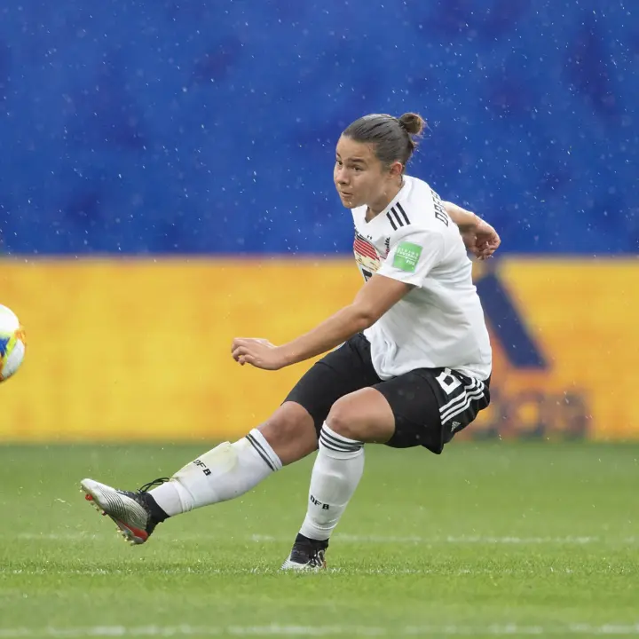 Lena Oberdorf