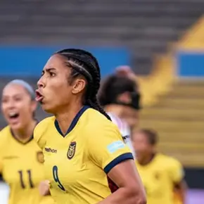 Nayely Bolaños