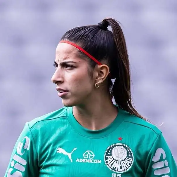 Ana Júlia Giuzio Mendonça