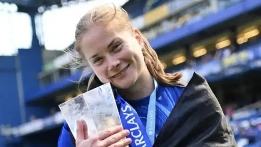 Sjoeke Nüsken extends Contract and reveals what makes the Blues so special